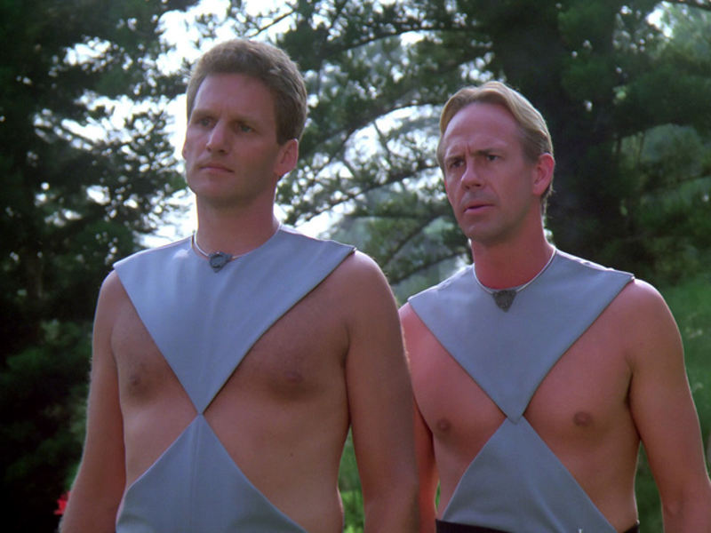 Illustration for article titled Los trajes más locos e increíbles de Star Trek: La nueva generación